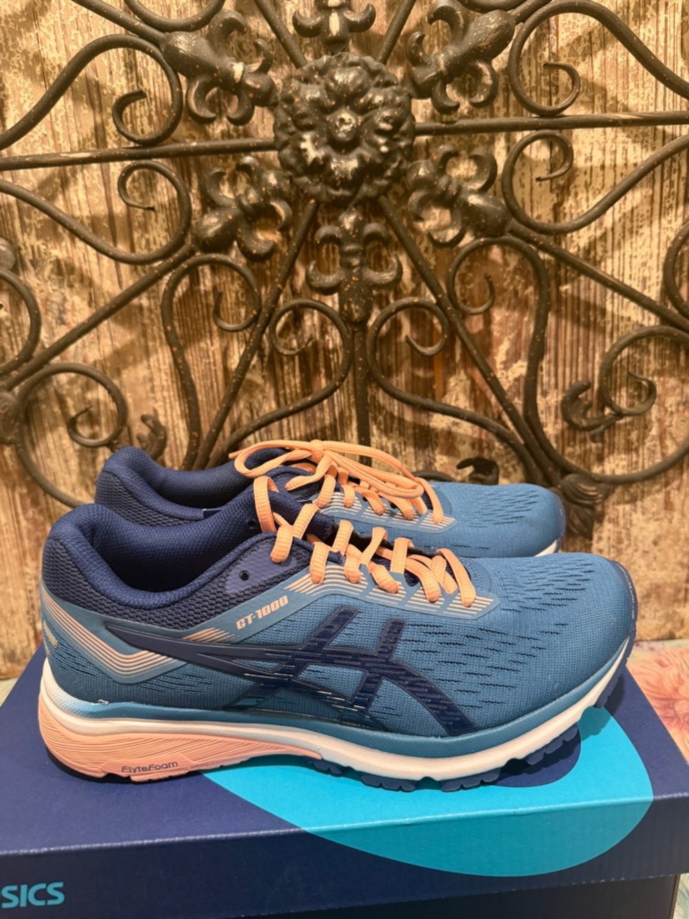 ASICS 1000 7 new with box shoes sports size 8